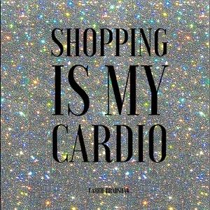 RV 🚍 Gal 🙆🏻‍♀️ downsizing ⬇️ my closet 🛍🎀🪞